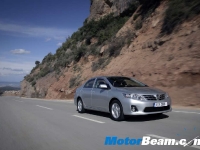 thumbs 2011 Toyota Corolla 11 photo