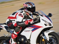 thumbs 2012 Honda CBR1000RR 04 photo