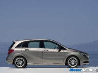 thumbs 2012 Mercedes B Class 11 photo
