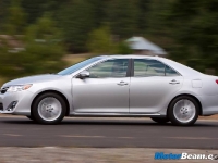 thumbs 2012 Toyota Camry 13 photo