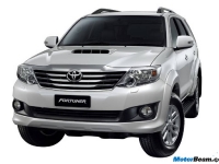 thumbs 2012 Toyota Fortuner 01 photo