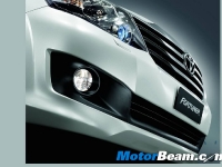 thumbs 2012 Toyota Fortuner 05 photo