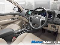 thumbs 2012 Toyota Fortuner 15 photo