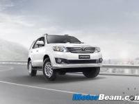 thumbs 2012 Toyota Fortuner 17 photo