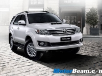 thumbs 2012 Toyota Fortuner 18 photo