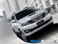 thumbs 2012 Toyota Fortuner 20 photo