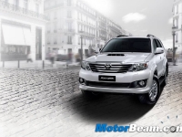 thumbs 2012 Toyota Fortuner 21 photo