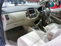 thumbs 2012 Toyota Innova 04 photo