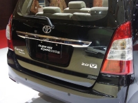 thumbs 2012 Toyota Innova 06 photo