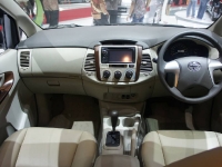 thumbs 2012 Toyota Innova 10 photo