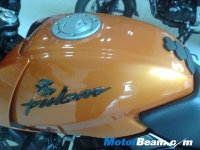 thumbs Bajaj Pulsar Orange Edition 02 photo