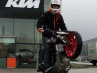 thumbs KTM Duke 125 02 photo