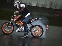 thumbs KTM Duke 125 03 photo