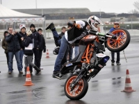 thumbs KTM Duke 125 06 photo