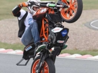 thumbs KTM Duke 125 09 photo