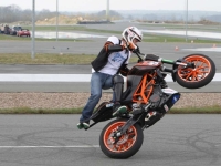 thumbs KTM Duke 125 10 photo