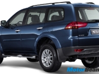 thumbs Blue Mitsubishi Pajero Sport photo