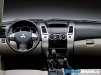 thumbs Mitsubishi Pajero Sport Dashboard photo