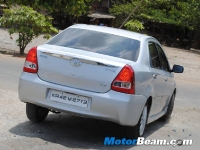 thumbs Toyota Etios 03 photo
