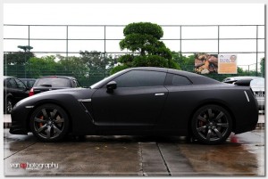 nissan gtr awesome 300x201 photo