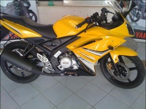 yellow yamaha r15 300x224 photo