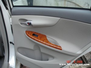 corolla altis door 300x225 photo