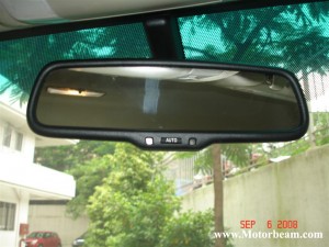 corolla altis electro chromatic mirror 300x225 photo