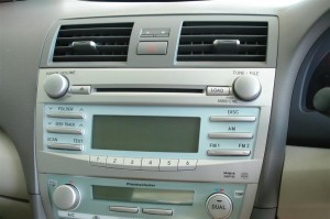 toyota camry center console 300x199 photo
