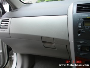 toyota corolla altis twin glove box 300x225 photo