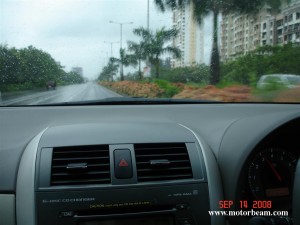 toyota corolla drive 300x225 photo