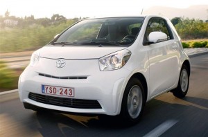 toyota iq 300x198 photo