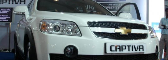 white_chevrolet_captiva