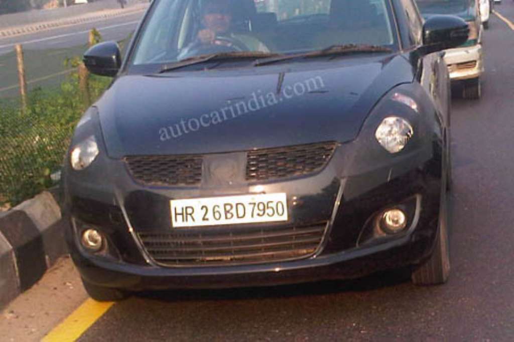 The upcoming 2011 Maruti Suzuki Swift was spied in New Delhi 