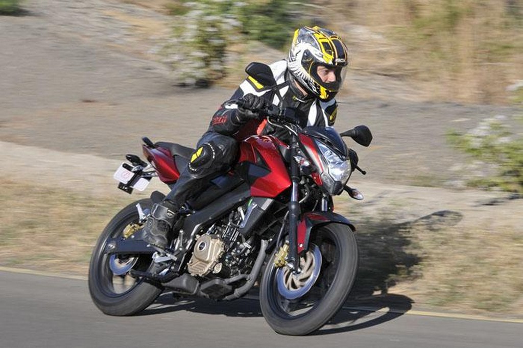 2012 Bajaj Pulsar200NS test
