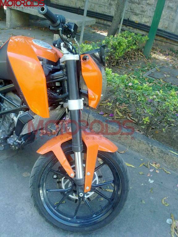 Bajaj_KTM_Duke_200
