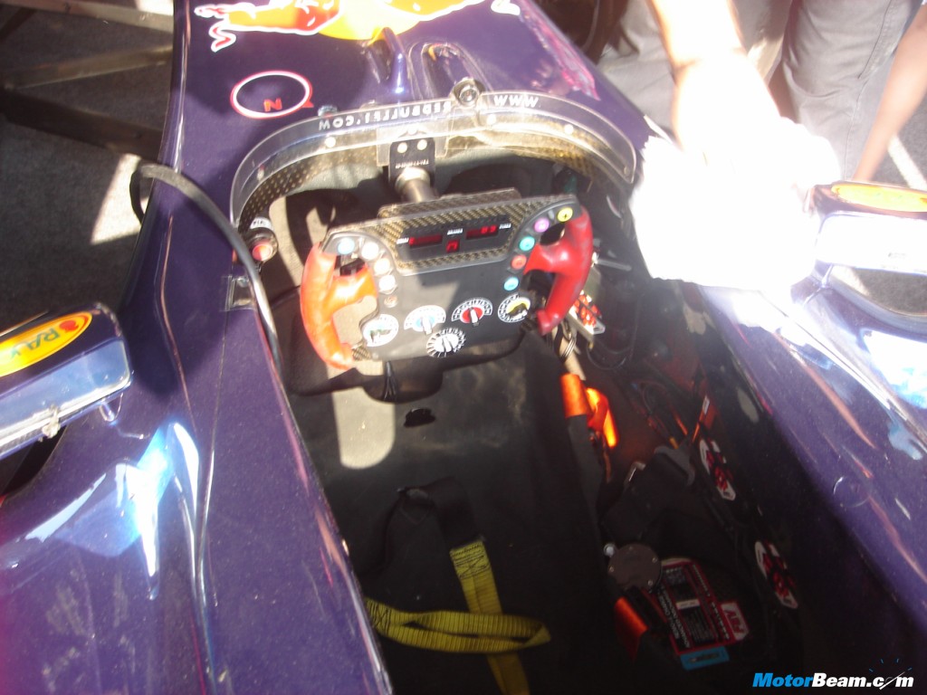 Red_Bull_F1_Sealink_Cockpit.JPG