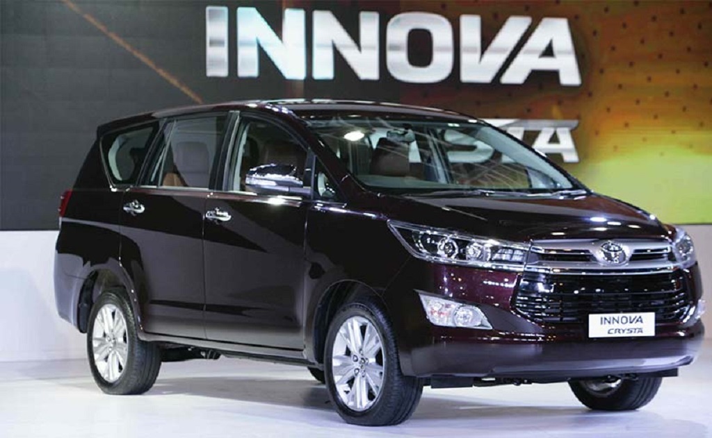 Toyota innova crysta pictures