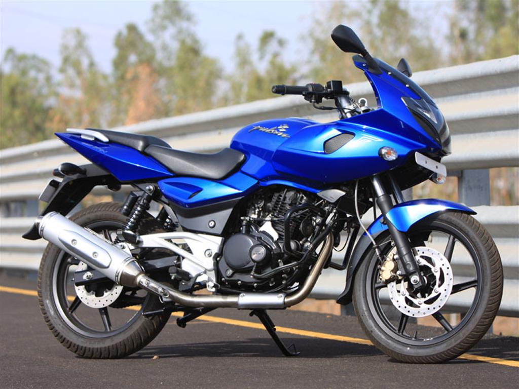 Bajaj Launch 2009 Edition Pulsar 220 DTSi