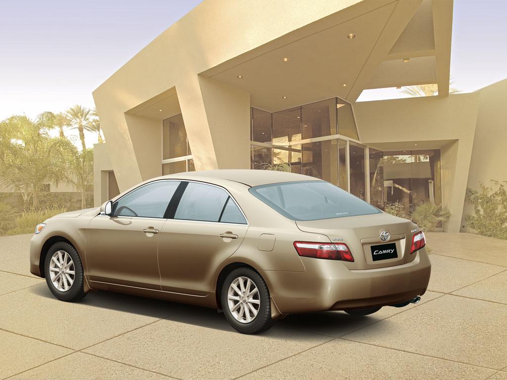 New_Toyota_Camry_Rear