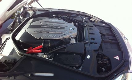 2011_BMW_650i_Engine