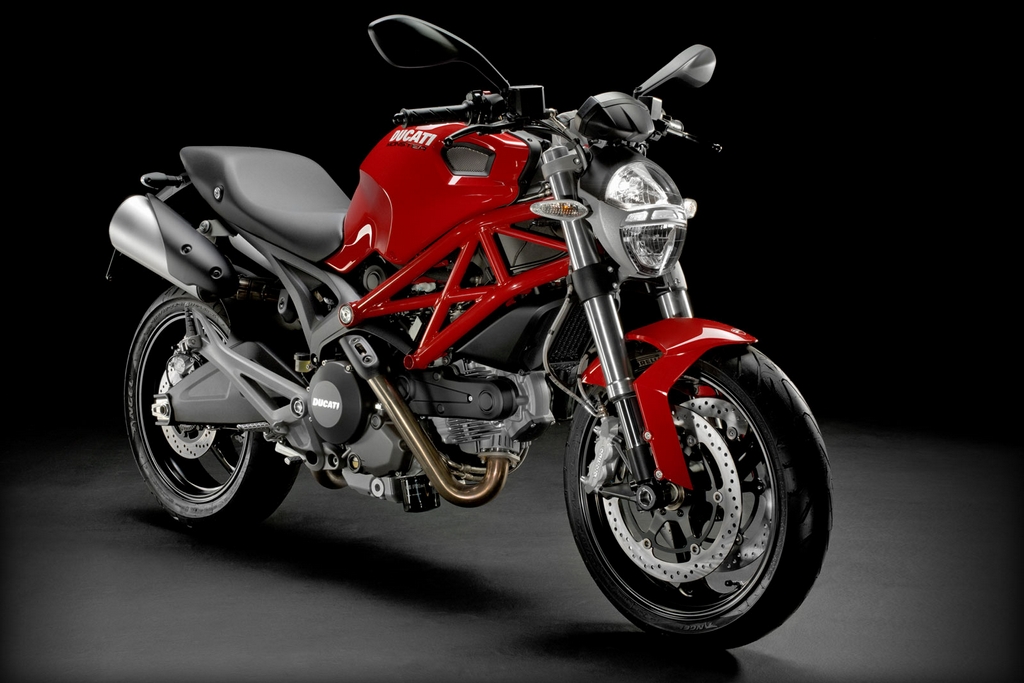 2011_Ducati-Monster-795 1