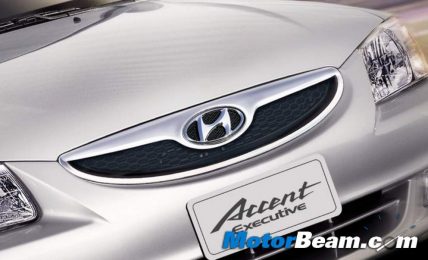 2011_Hyundai_Accent_Executive