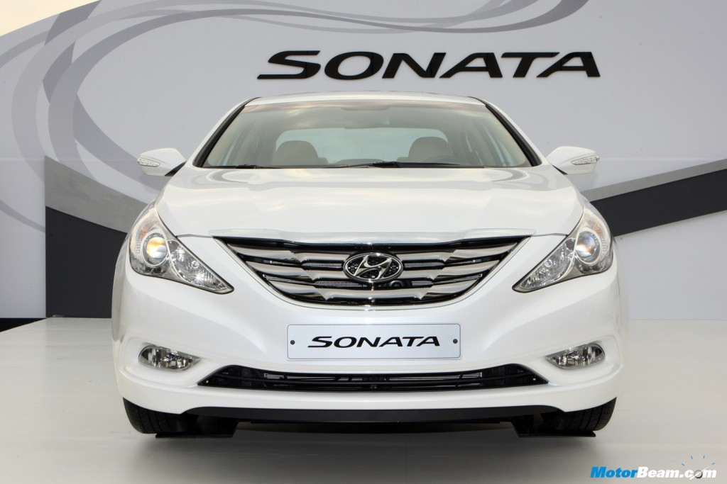 2011_Hyundai_Sonata_Front