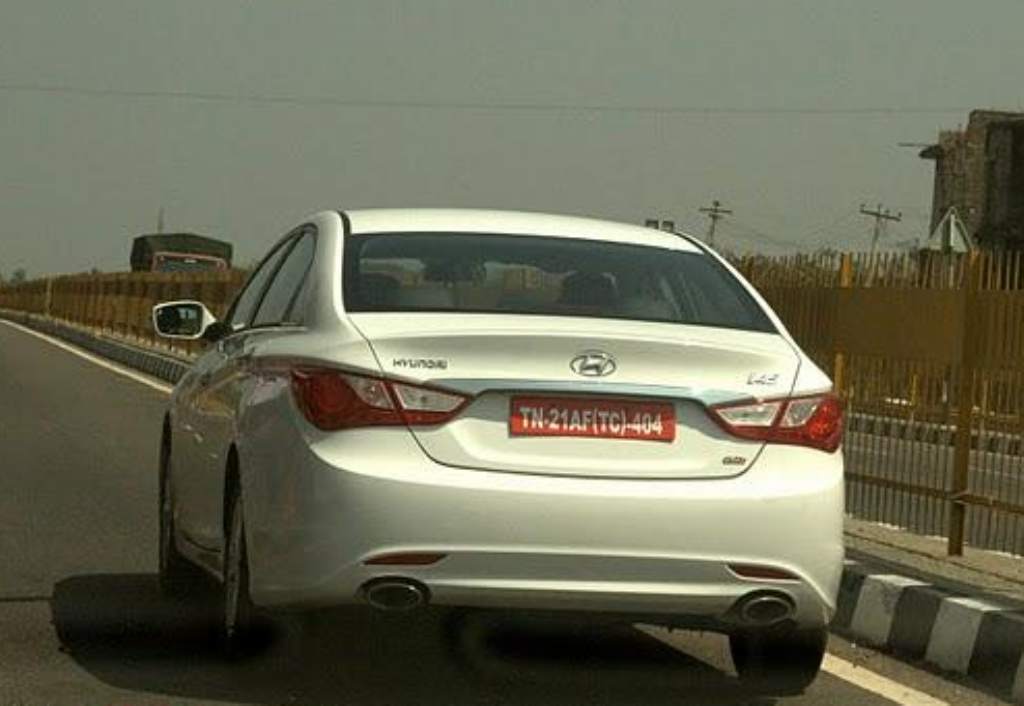 2011_Hyundai_Sonata_India