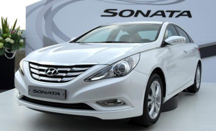 2011_Hyundai_Sonata_Wallpaper