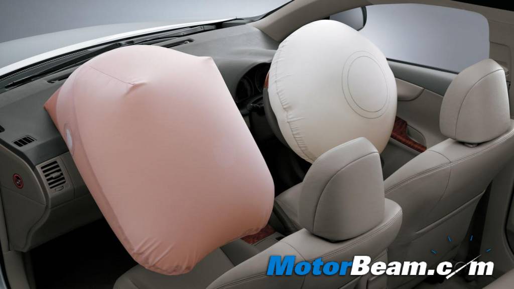 2011_Toyota_Corolla_Altis_Airbags