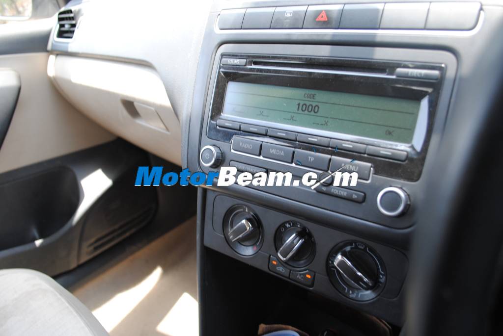 2012-Volkswagen-Polo-India-Audio_System