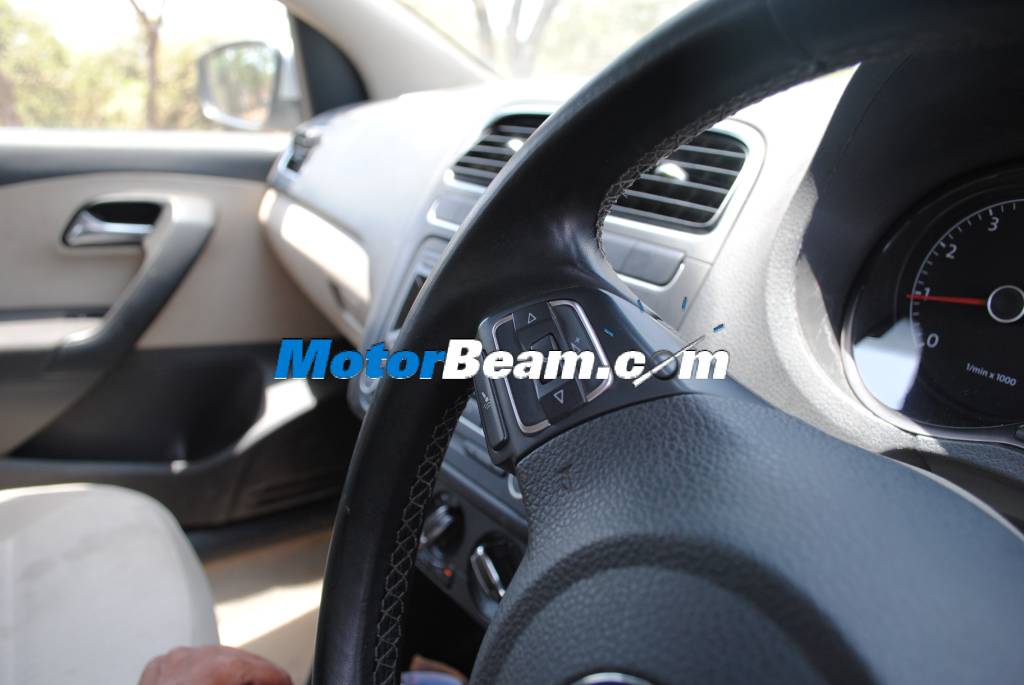 2012-Volkswagen-Polo-India_Steering_Controls