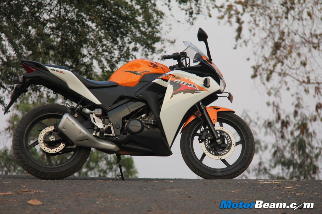 2015 Honda Cbr150r With Repsol Livery Spied In Indonesia