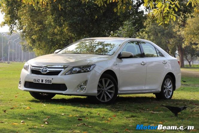 2013 Toyota Camry Hybrid Review